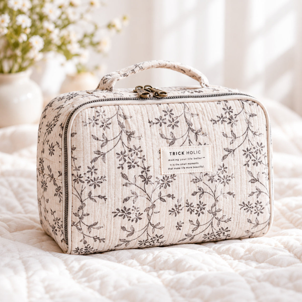 Sentimental Trickholic Vintage Flower Trunk Bag (S size)