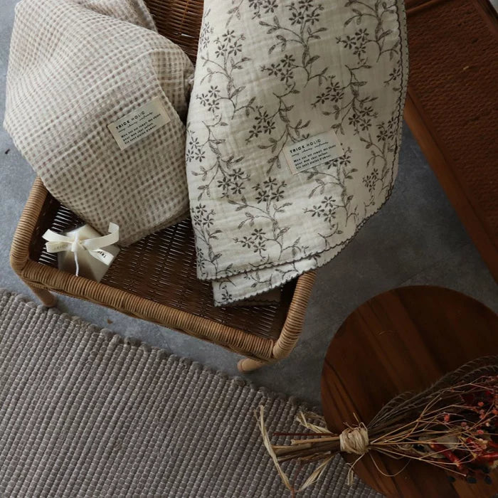 Sentimental Trickholic 4-Layer Vintage Flower Blanket (Select Size)