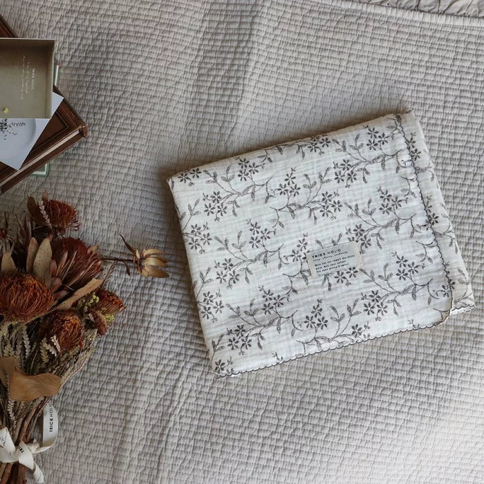 Sentimental Trickholic 4-Layer Vintage Flower Blanket (Select Size)