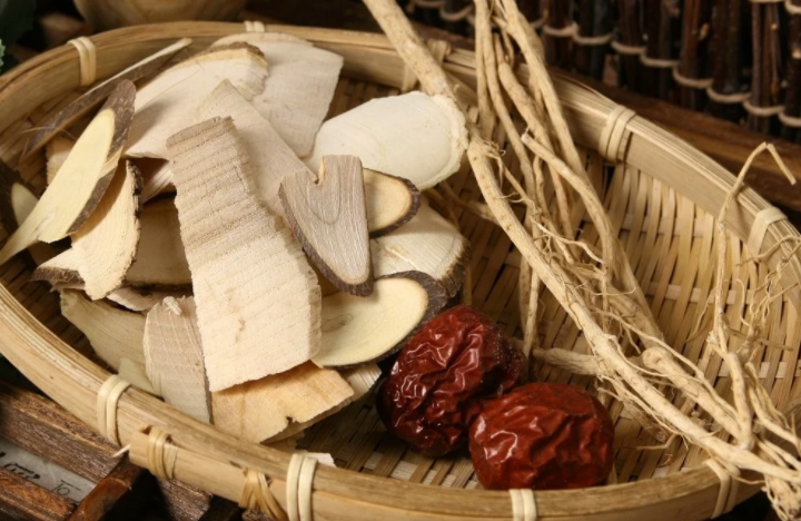 Gangwondo Korean Chicken Stew (Samgyetang) Ingredients 103g