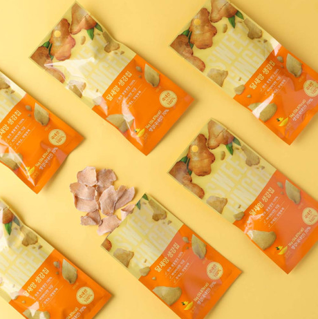 Dalsaeng Ginger Chips (Candied Ginger) made with Wanju Bongdong ginger, 14g * 3 packs