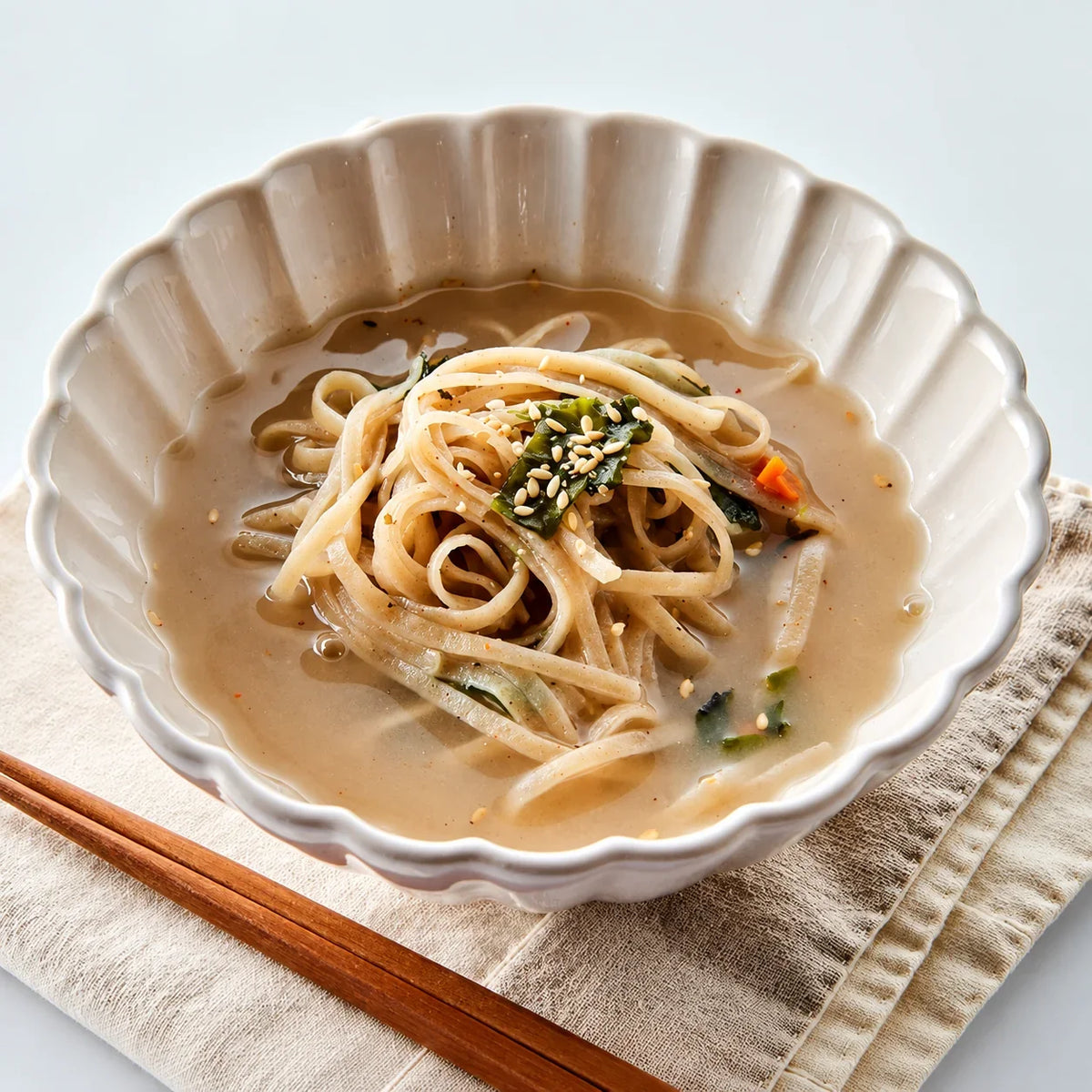 Hyojawon - Barley Anchovy Kalguksu 92g Expiration Date: January 20, 2028