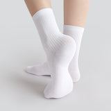 Convenient Everyday Socks Women's Cotton Mid-calf Socks (Color Selection)