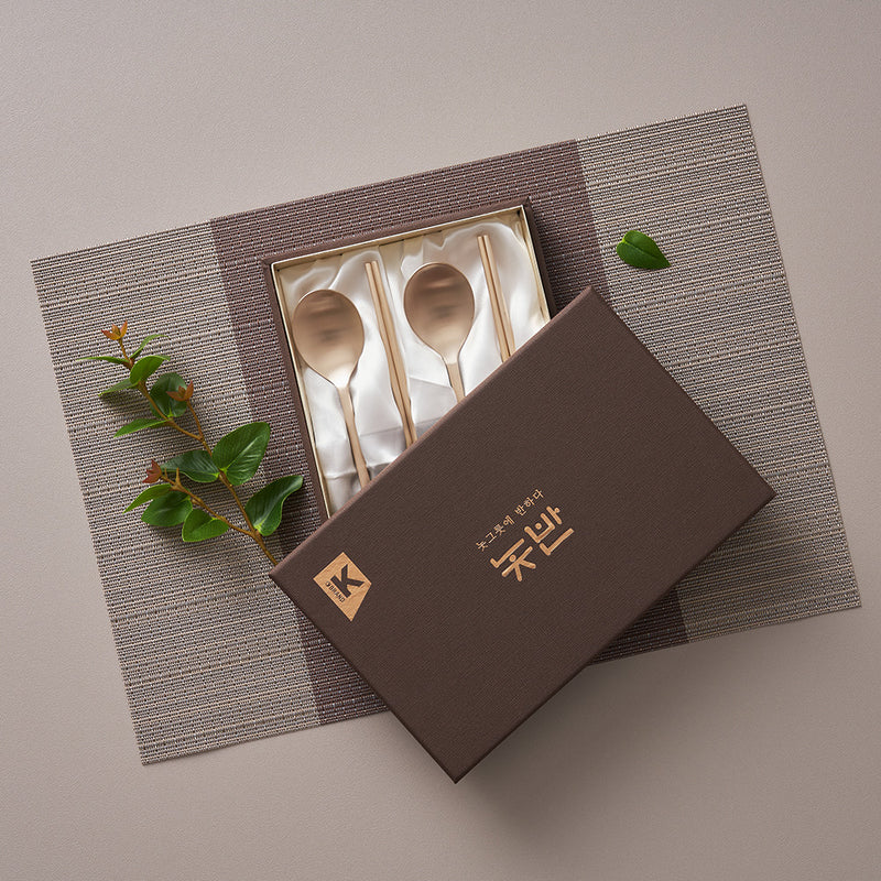 NOTBAN  Korean Elegant Traditional Yugi Brassware Spoon and Chopstick Set (4 Piece - 2 Person Serving)