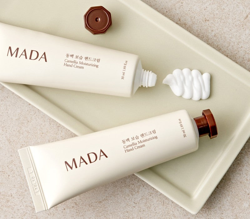 [Free Separate Shipping] MADA - Camellia Moisturizing 6-Piece Set
2 x Shampoo 500ml + 1 x Treatment 200ml + 1 x Body Wash 500ml + 1 x Body Lotion 500ml + 2 x Hand Cream 50ml + 2 x Tinted Lip Balm