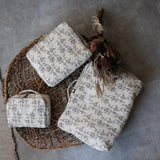 Sentimental Trickholic Vintage Flower Trunk Bag (S size)