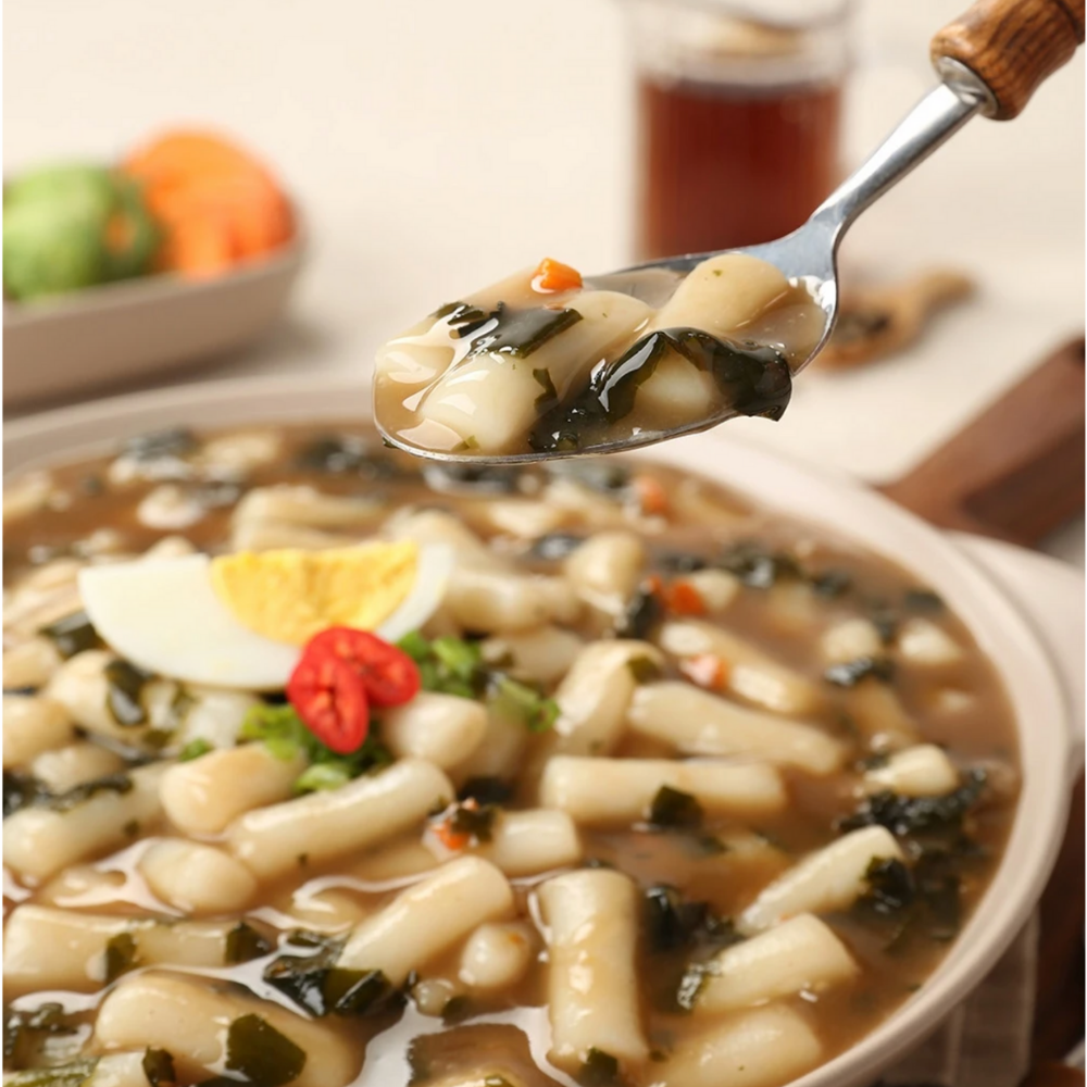 [CLEARANCE SALE] Seaweedwitch Topokki (Soy Sauce Base) (EXP. DATE: 07/27/22)