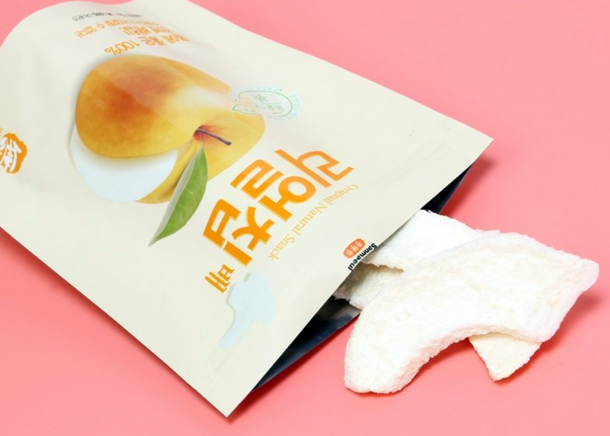 Seoul Mills 100% Natural Freeze-Dried Pear Chips from Sanmaeul featured packaging.