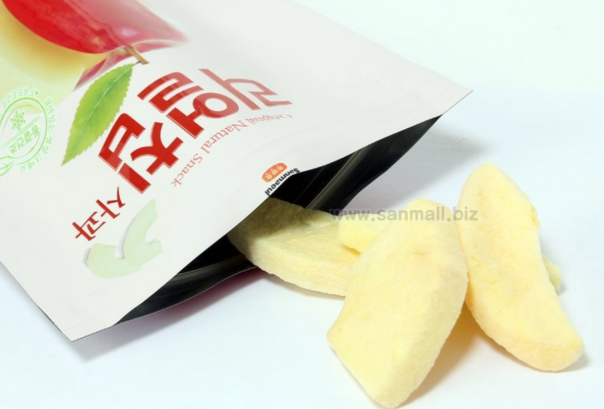 100% Natural Freeze-Dried Apple Chips from Sanmaeul has real apple flavor at Seoul Mills.