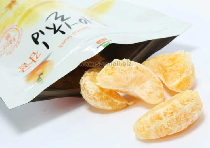 Seoul Mills Freeze-Dried Mandarin Chips contain real mandarin fruit.