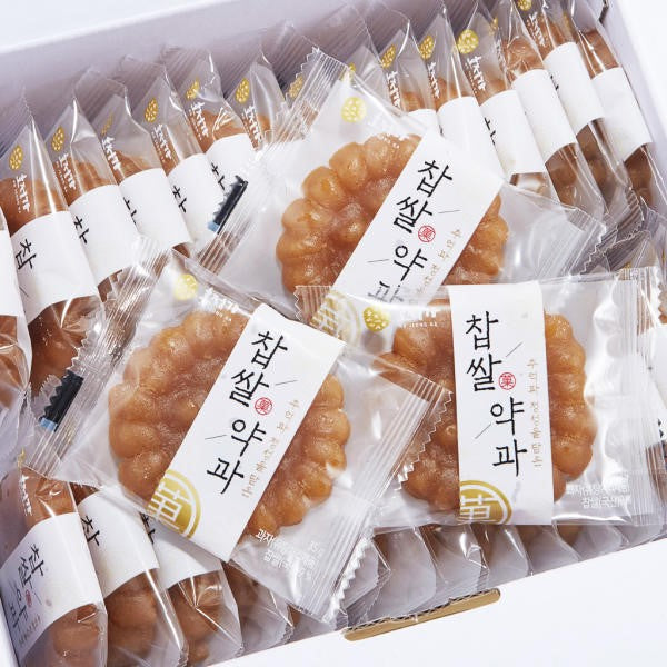 Korean Traditional Sweet Rice Cookies (Yakgwa) by HOJEONGGA 1kg (Gift Box)