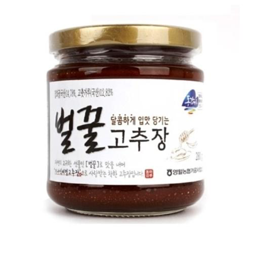 Seoul Mills presents Donggang Maru Red Pepper Paste (Gochujang).